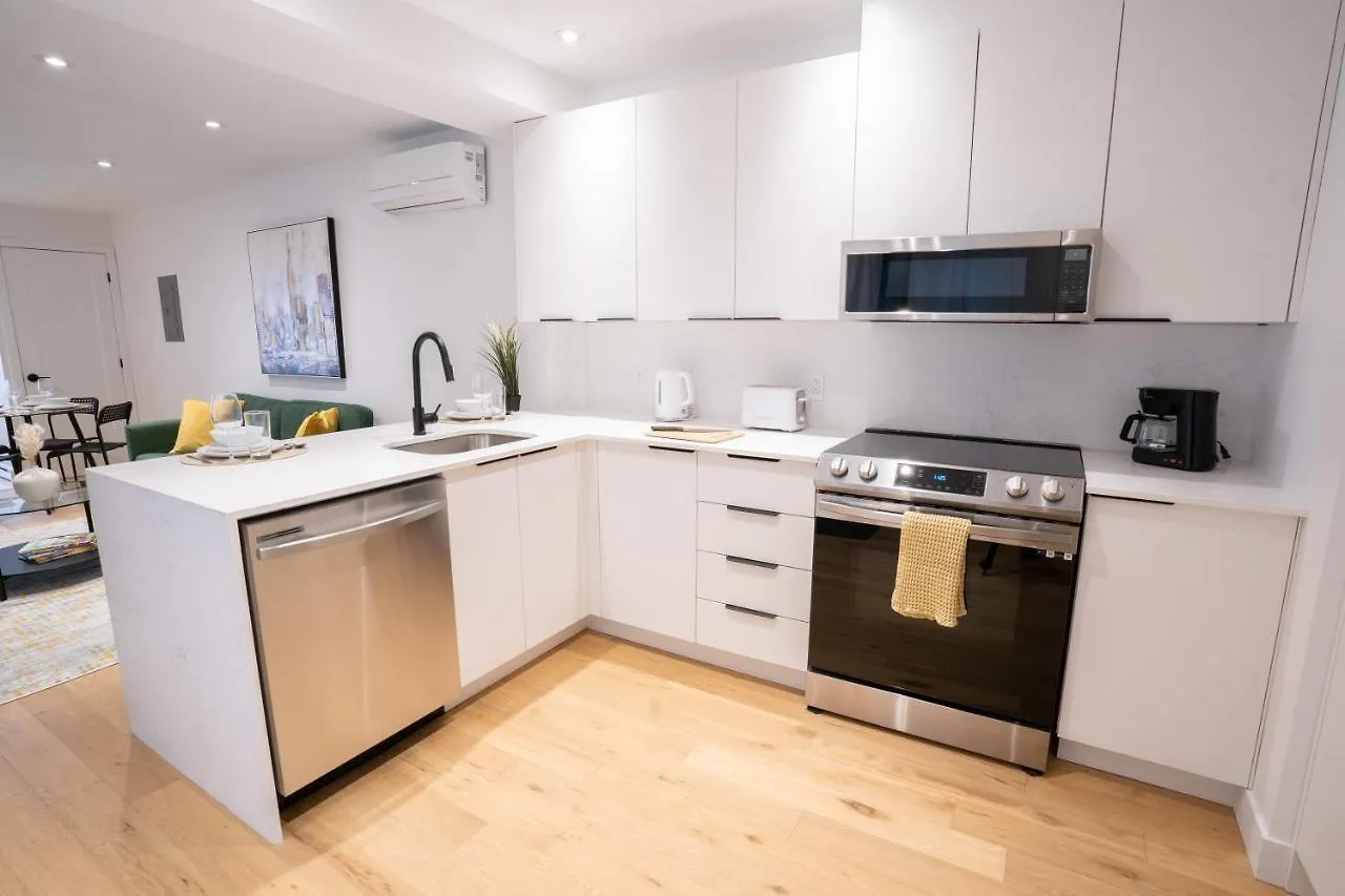 Modern 3Br Close To Metro - Your Downtown Escape Montreal Apartment