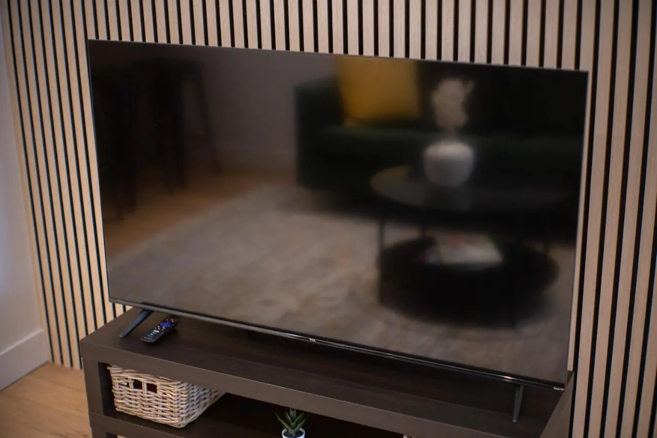 Modern 3Br Close To Metro - Your Downtown Escape Montreal Apartment